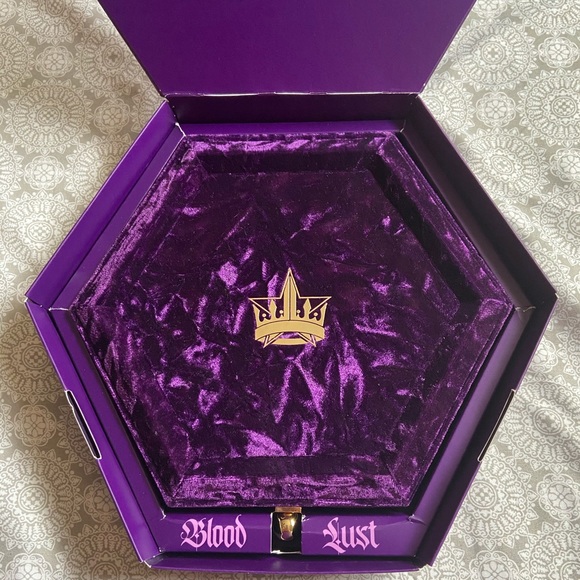 Jeffree Star ‘Blood Lust’ Eyeshadow Palette - Picture 3 of 8